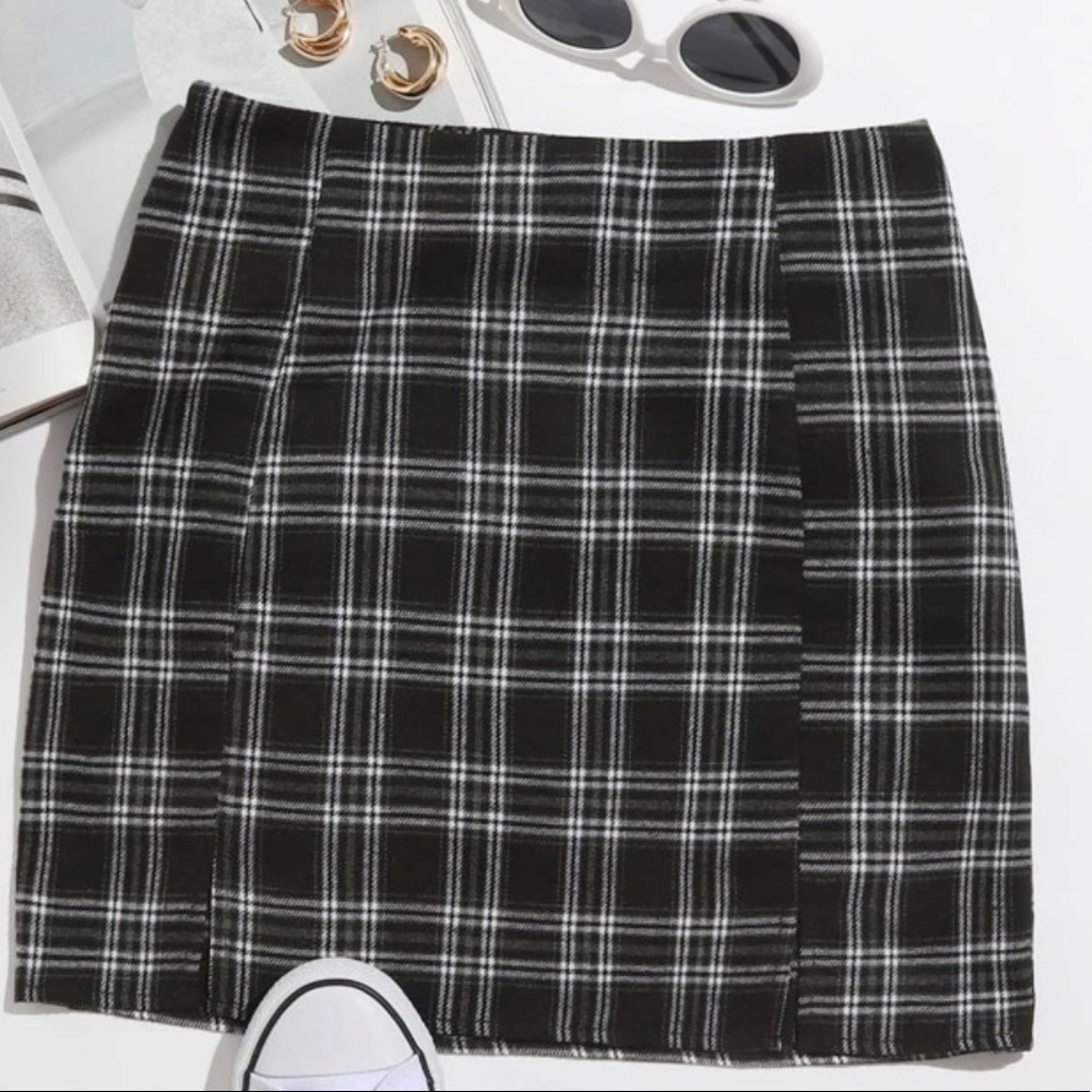 Black plaid mini skirt